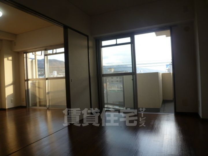 ツカサロイヤルハイツ瓢箪山の居間