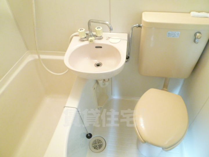 大阪府東大阪市布市町2丁目の賃貸マンションの内装