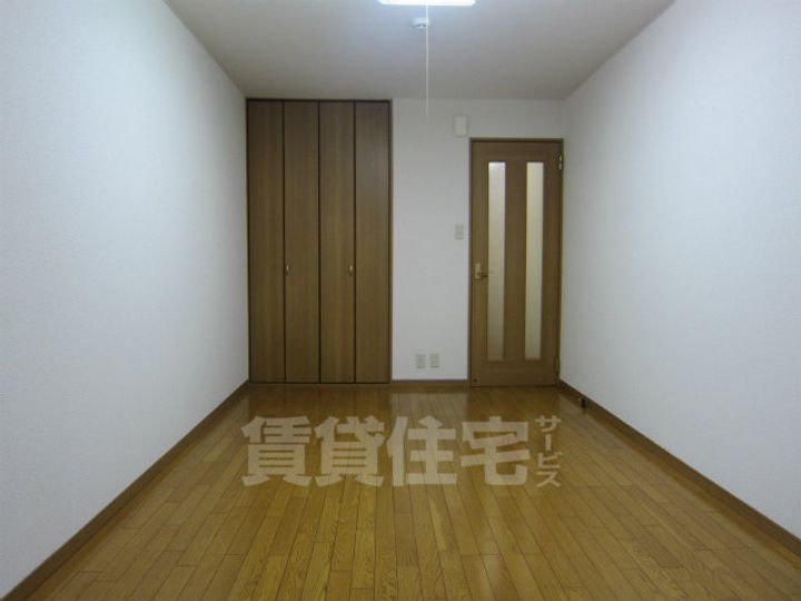 シャトーニューライフEASTの居間