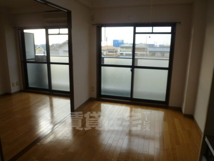 コーポラス新石切の居間