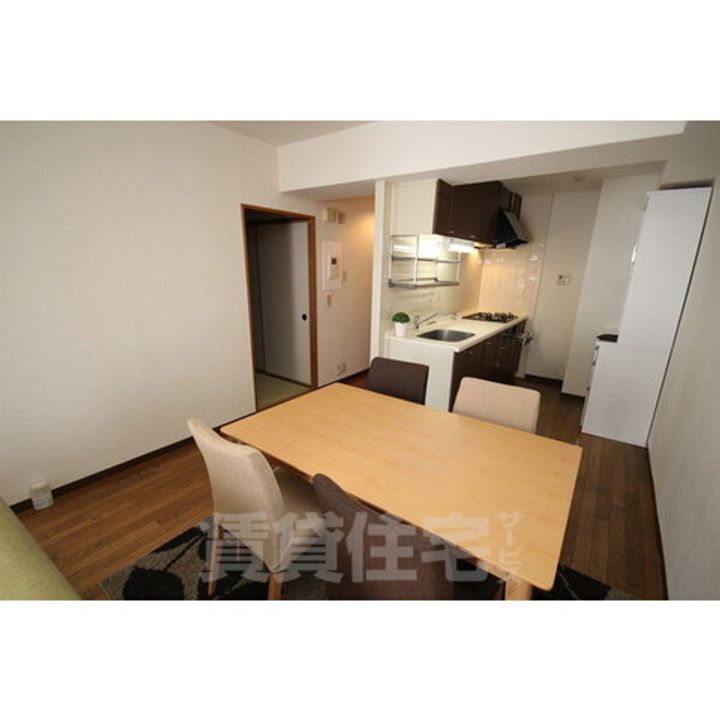 宝マンション大須の居間