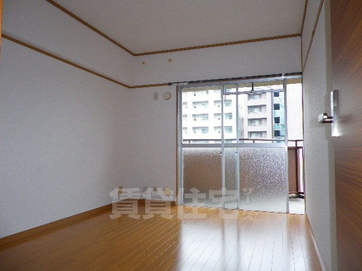 ファンシービル岩間の内装