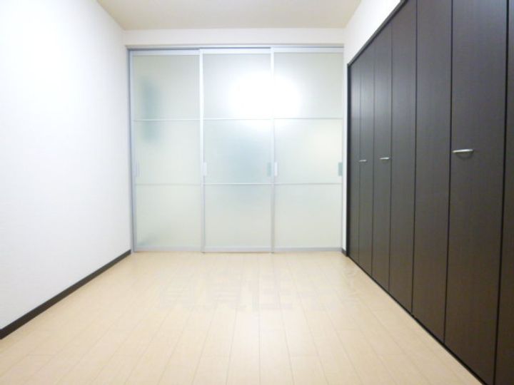 大阪府堺市北区北花田町3丁の賃貸アパートの寝室