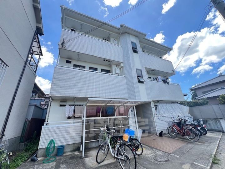 グレーシア初芝の外観