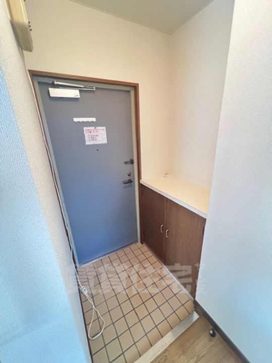 グレーシア初芝の玄関