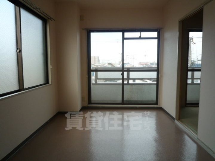 大阪府堺市北区百舌鳥赤畑町4丁の賃貸マンションの居間