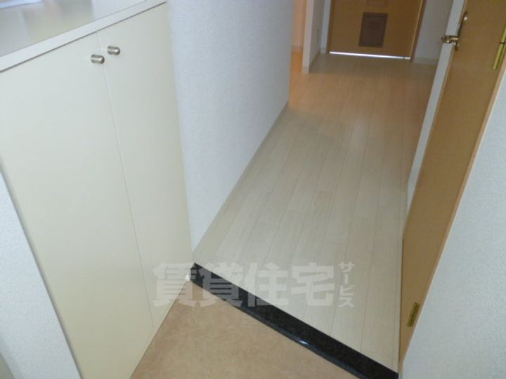 大阪府堺市北区長曽根町の賃貸マンションの玄関