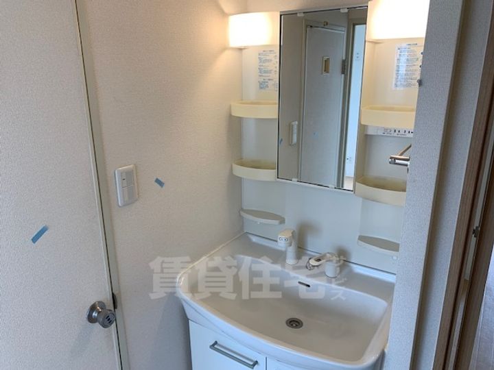大阪府高槻市西冠3丁目の賃貸アパートの内装
