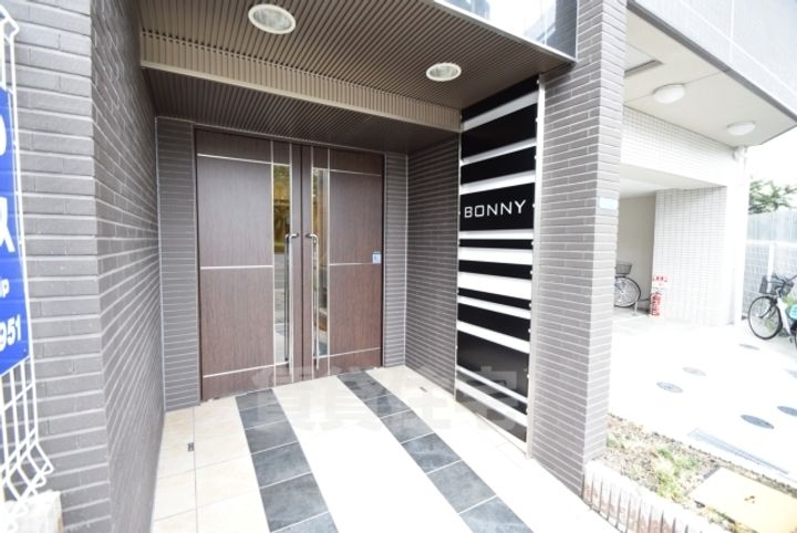 BONNY松崎町の玄関