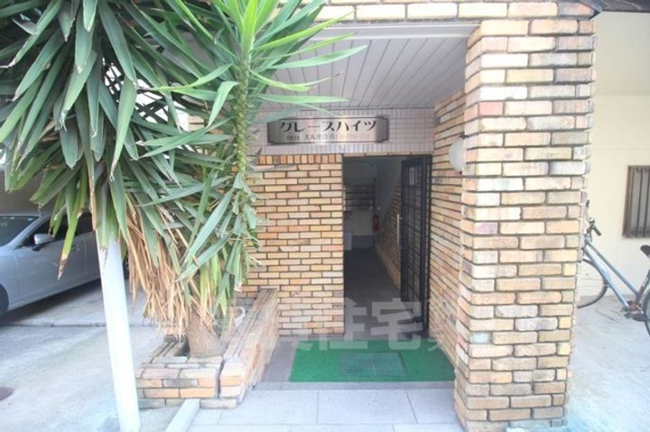 グレースハイツの玄関