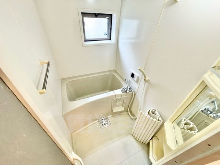 大阪府茨木市東太田2丁目の賃貸アパートの風呂