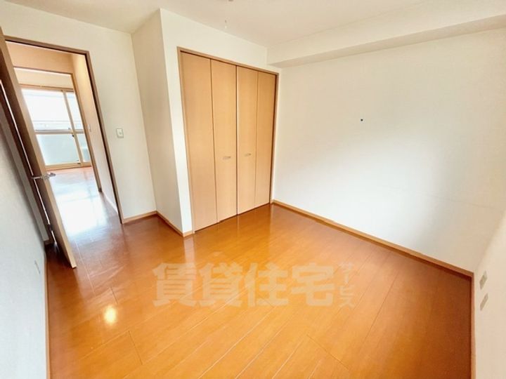 大阪府茨木市東太田2丁目の賃貸アパートの寝室