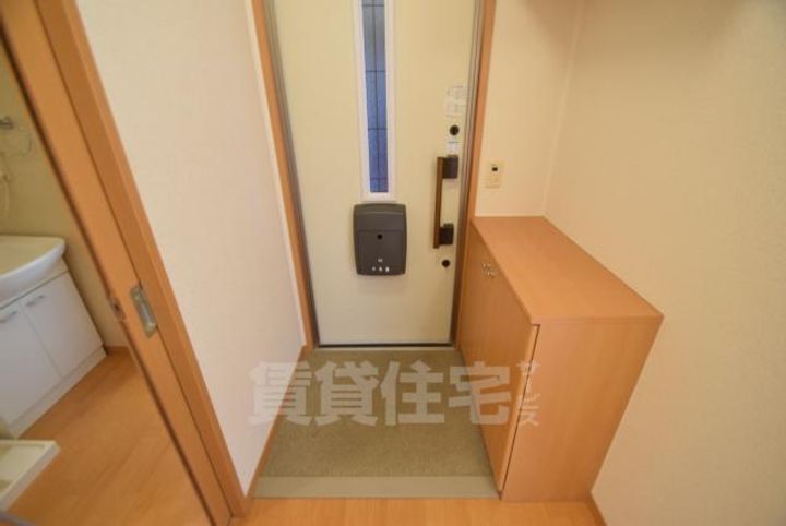 大阪府茨木市橋の内1丁目の賃貸アパートの玄関