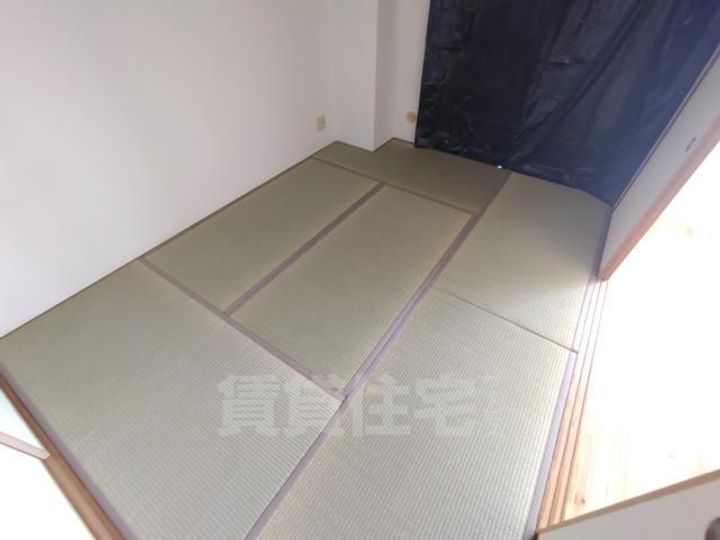 大阪府茨木市玉瀬町の賃貸マンションの子供部屋