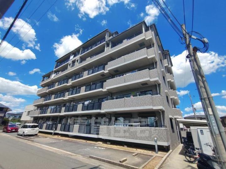 大阪府茨木市玉瀬町の賃貸マンションの外観