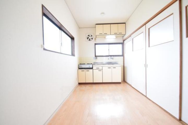 大阪府茨木市沢良宜浜1丁目の賃貸マンションの居間