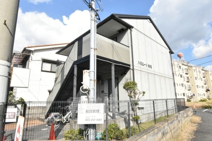 大阪府堺市西区浜寺船尾町西3丁の賃貸アパートの外観