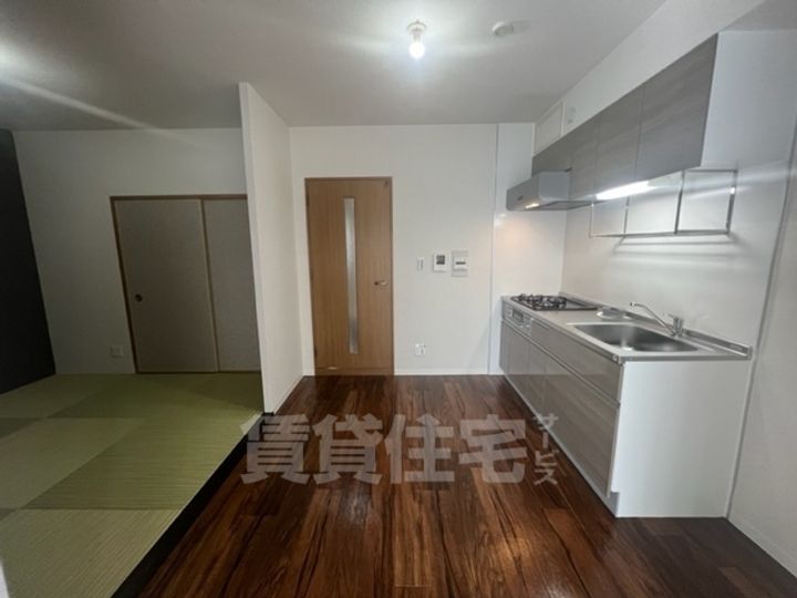 雅マンション108の居間