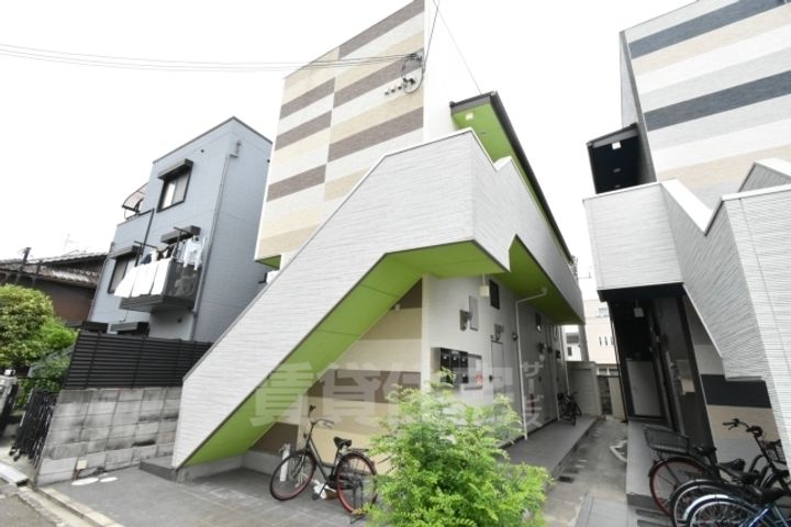 大阪府堺市西区鳳西町1丁の賃貸アパートの外観