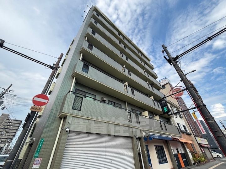 新開ビルの外観