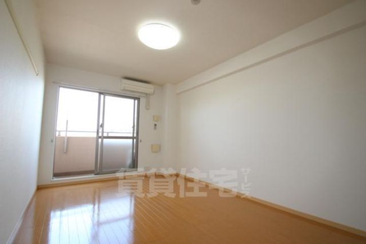 大阪府堺市堺区西湊町6丁の賃貸マンションの居間