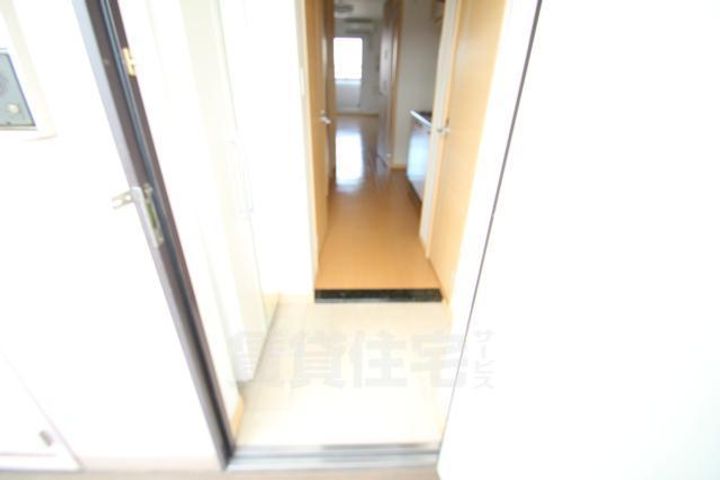 大阪府堺市堺区西湊町6丁の賃貸マンションの玄関