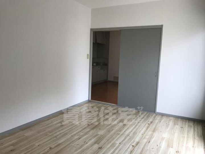 WING壱番館の寝室