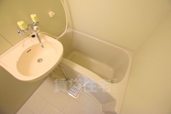 メゾンクレールS B棟の風呂