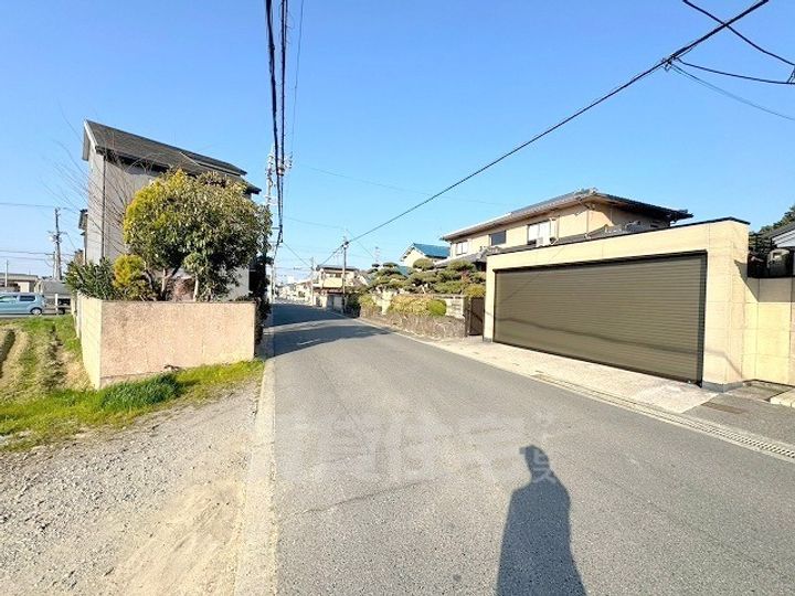 シャトルヌーベルの周辺