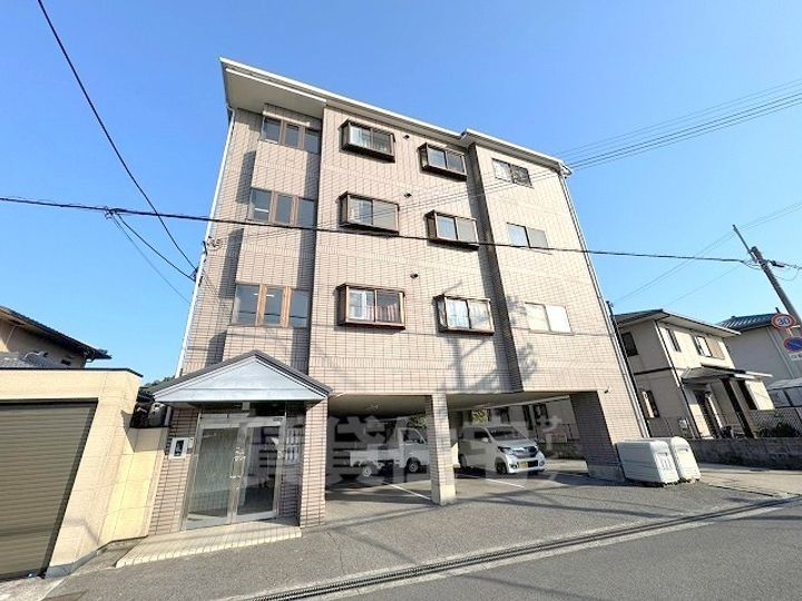 シャトルヌーベルの外観