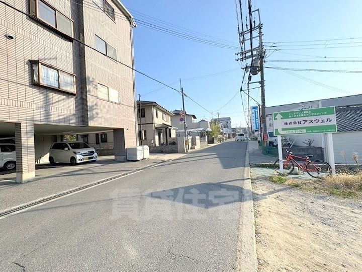 シャトルヌーベルの周辺