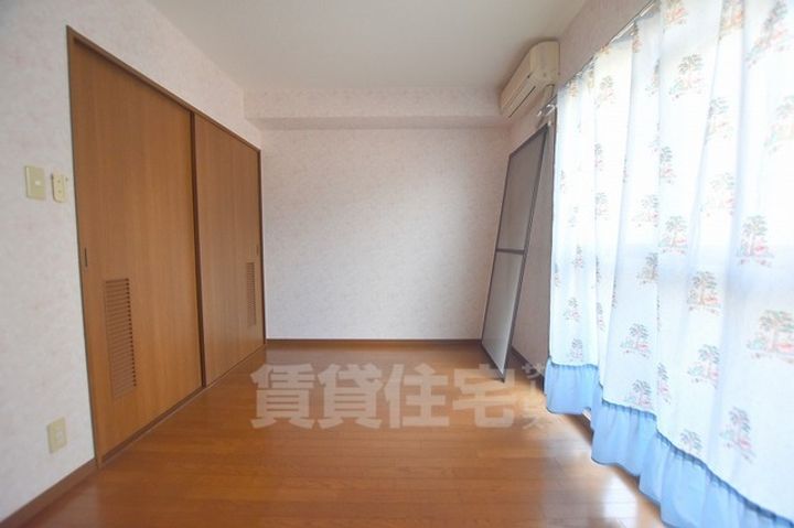 コア千代鶴の居間