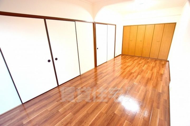 ヴェルドール藤井寺の居間