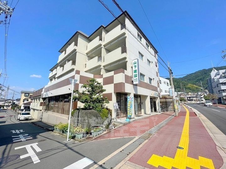 山下マンションの外観