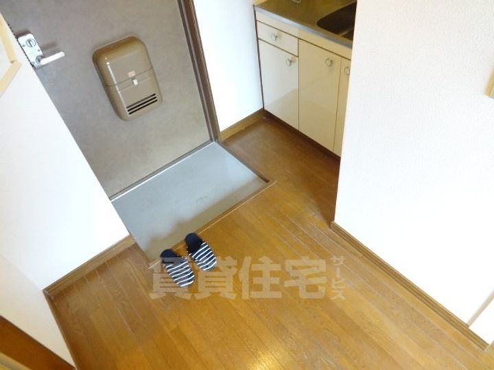 パインハイツ香ヶ丘の玄関