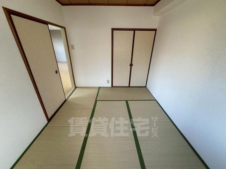 大阪府豊中市中桜塚5丁目の賃貸マンションの子供部屋