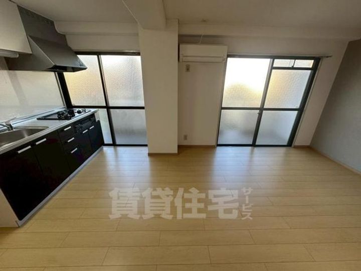 大阪府豊中市中桜塚5丁目の賃貸マンションの内装