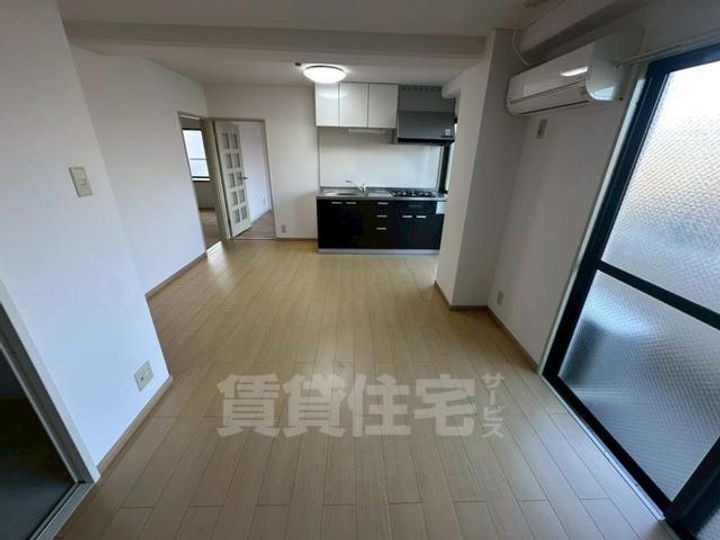 大阪府豊中市中桜塚5丁目の賃貸マンションの居間