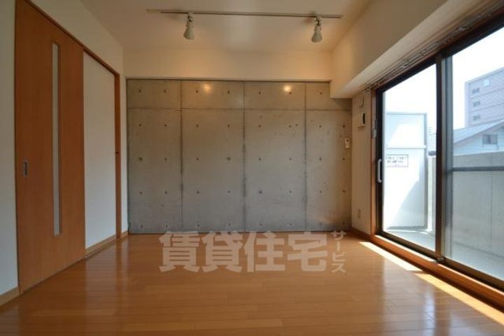 日和マンションの居間