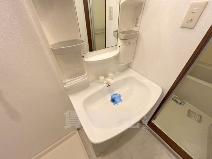 京都府京都市右京区鳴滝音戸山町の賃貸マンションの内装