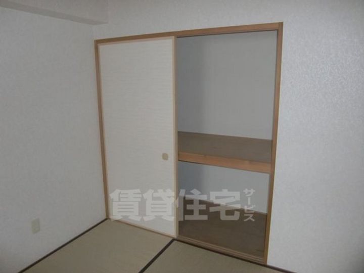 京都府京都市西京区大枝沓掛町の賃貸マンションの内装