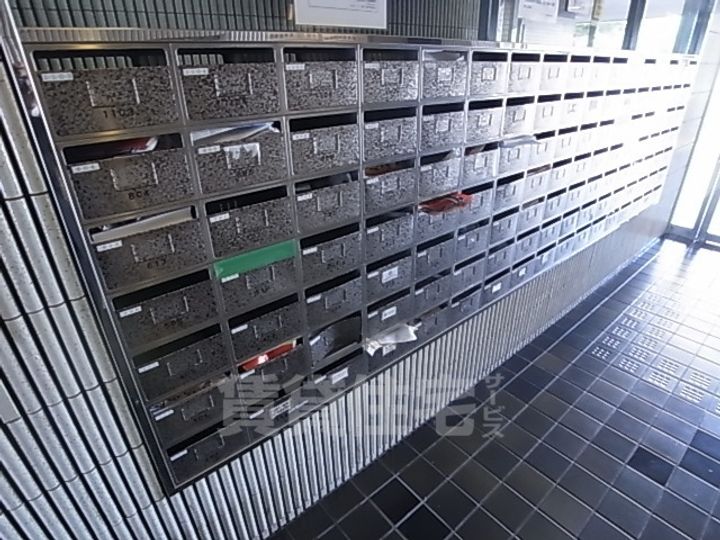 ネオアージュ神戸元町の玄関