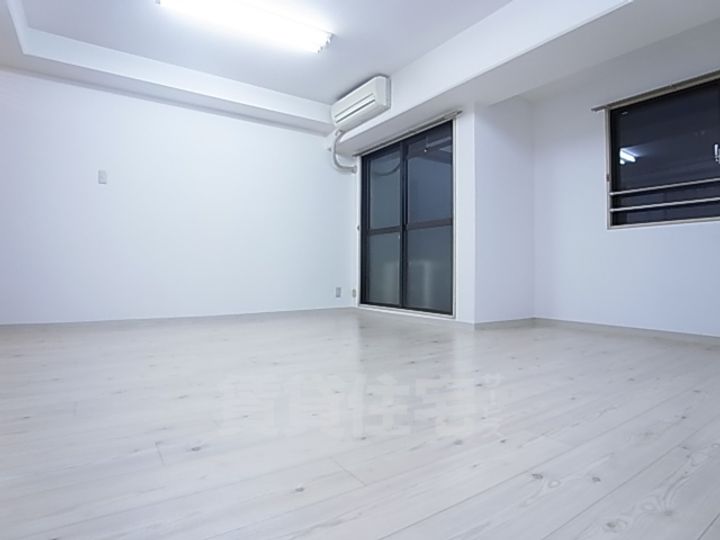 ネオアージュ神戸元町の居間