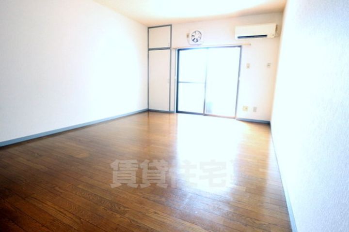 エスポワール桃山の居間