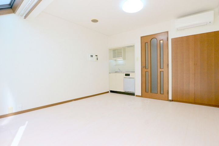 ヴェルビュ二条城東の居間