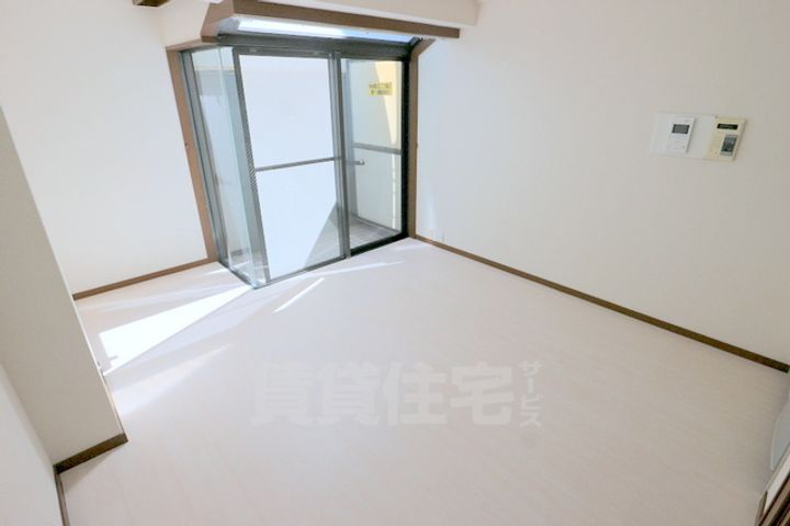 ヴェルビュ二条城東の居間