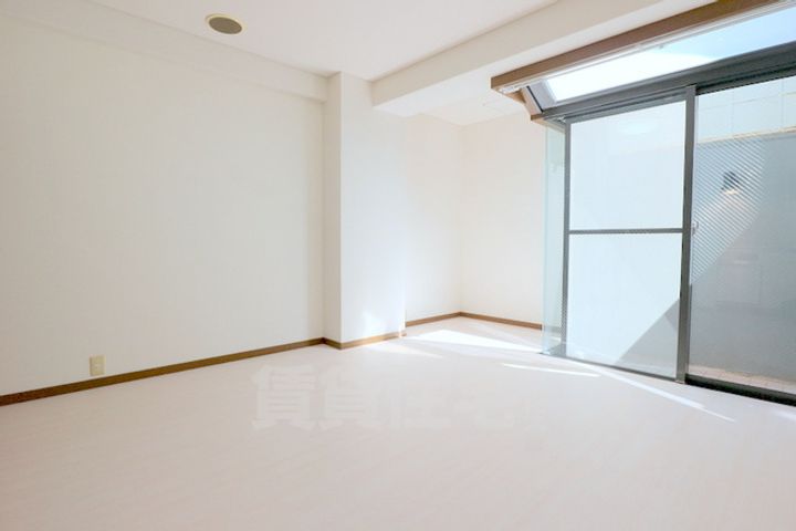 ヴェルビュ二条城東の居間