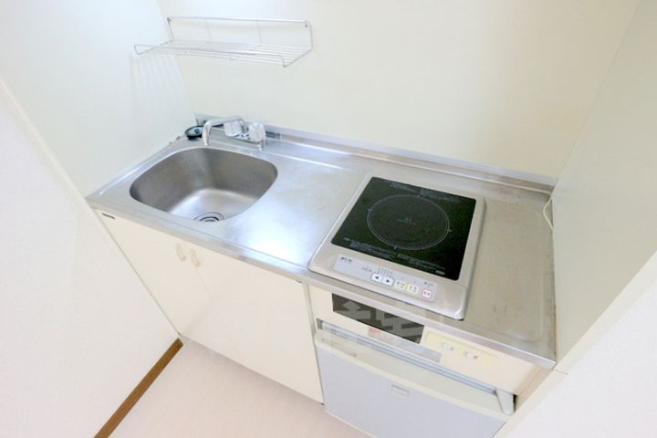 ヴェルビュ二条城東のキッチン