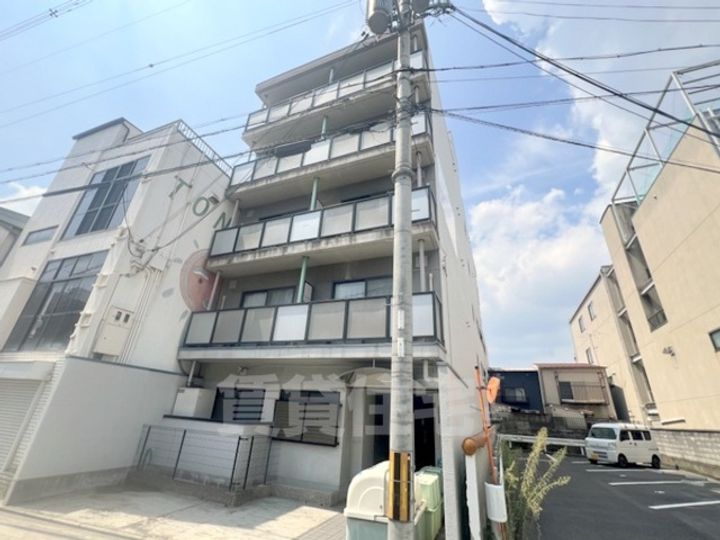 シャトル京都駅の外観