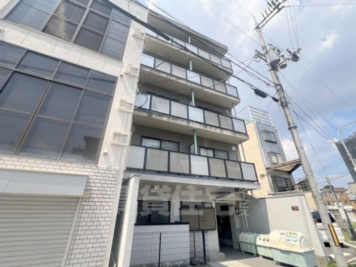 シャトル京都駅の外観